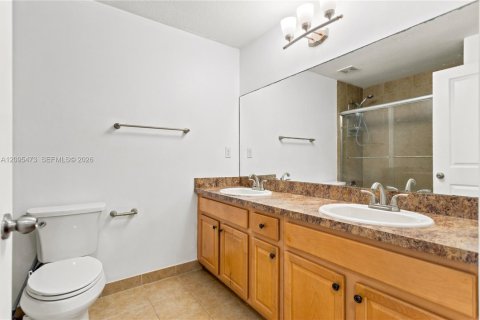 Touwnhouse à louer à Miami, Floride: 3 chambres, 165.09 m2 № 2387868 - photo 19