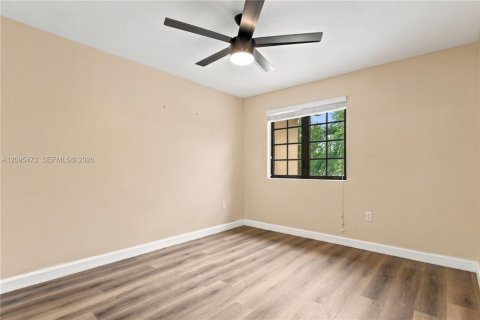 Touwnhouse à louer à Miami, Floride: 3 chambres, 165.09 m2 № 2387868 - photo 22