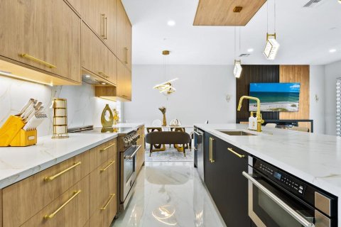 Touwnhouse à vendre à Sarasota, Floride: 3 chambres, 216.65 m2 № 1344399 - photo 3