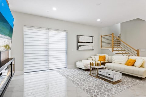 Touwnhouse à vendre à Sarasota, Floride: 3 chambres, 216.65 m2 № 1344399 - photo 6