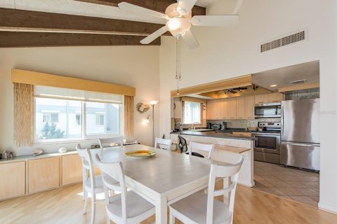 Condo in Clearwater, Florida, 2 bedrooms  № 2123457 - photo 12