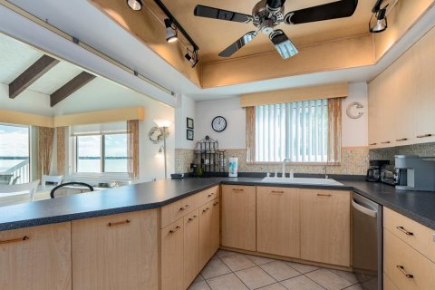 Condo in Clearwater, Florida, 2 bedrooms  № 2123457 - photo 14