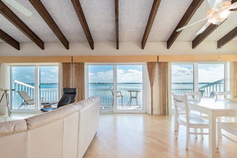 Condo in Clearwater, Florida, 2 bedrooms  № 2123457 - photo 4