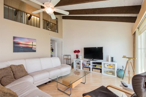 Condo in Clearwater, Florida, 2 bedrooms  № 2123457 - photo 5