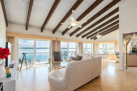 Condo in Clearwater, Florida, 2 bedrooms  № 2123457 - photo 3