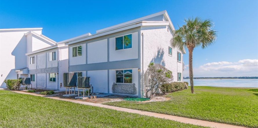 Condo in Clearwater, Florida, 2 bedrooms  № 2123457