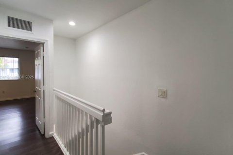 Townhouse in Miramar, Florida 2 bedrooms, 98.1 sq.m. № 2013562 - photo 19