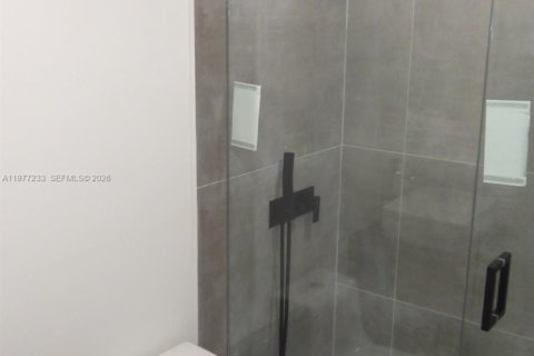 Снять в аренду виллу или дом в Дания-Бич, Флорида 3 спальни, 119.29м2, № 2041613 - фото 2