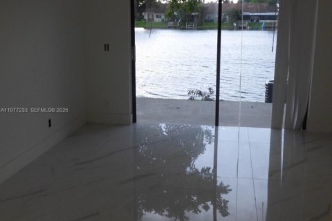 Снять в аренду виллу или дом в Дания-Бич, Флорида 3 спальни, 119.29м2, № 2041613 - фото 6