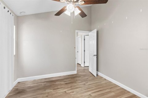Villa ou maison à vendre à Riverview, Floride: 4 chambres, 182.92 m2 № 2211661 - photo 13