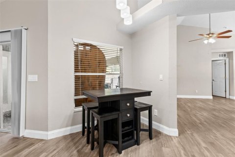 Villa ou maison à vendre à Riverview, Floride: 4 chambres, 182.92 m2 № 2211661 - photo 8
