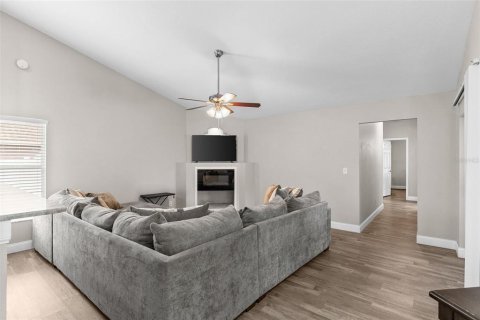 Villa ou maison à vendre à Riverview, Floride: 4 chambres, 182.92 m2 № 2211661 - photo 4