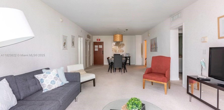 Condominio en Hollywood, Florida, 2 dormitorios № 1937889