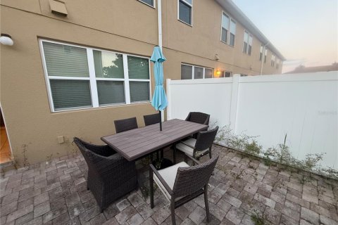 Townhouse in Kissimmee, Florida 4 bedrooms, 153.2 sq.m. № 2393561 - photo 3