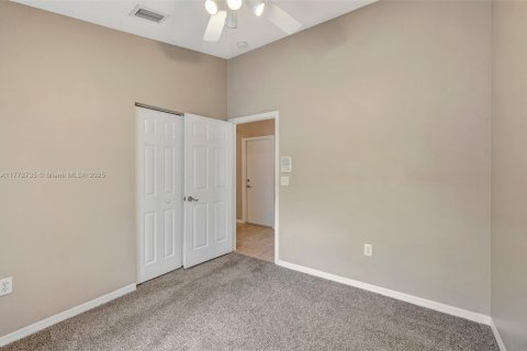 Casa en venta en Pembroke Pines, Florida, 3 dormitorios, 141.95 m2 № 1692856 - foto 29