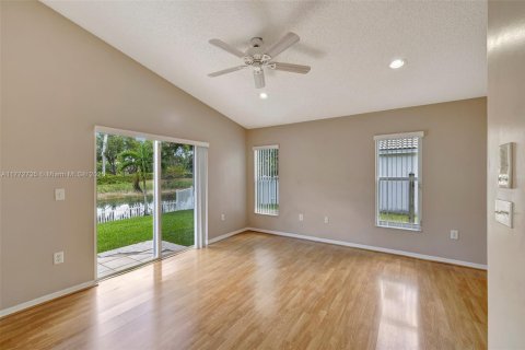 Casa en venta en Pembroke Pines, Florida, 3 dormitorios, 141.95 m2 № 1692856 - foto 22
