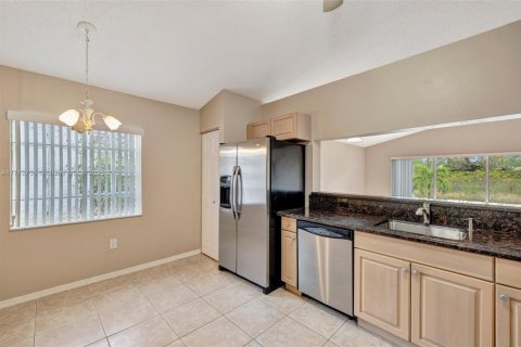 Casa en venta en Pembroke Pines, Florida, 3 dormitorios, 141.95 m2 № 1692856 - foto 21