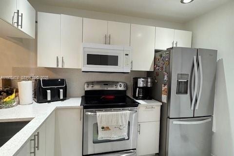 Condominio en alquiler en Pembroke Pines, Florida, 2 dormitorios, 74.88 m2 № 1993682 - foto 6