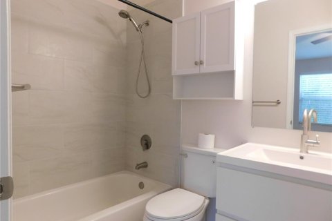 Touwnhouse à louer à Tampa, Floride: 2 chambres, 110 m2 № 2403162 - photo 25