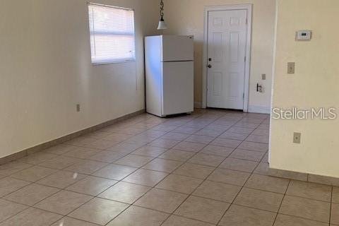 Apartamento en alquiler en Avon Park, Florida, 2 dormitorios, 75.25 m2 № 2096269 - foto 3