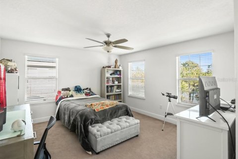 House in Winter Garden, Florida 5 bedrooms, 363.34 sq.m. № 1546358 - photo 18