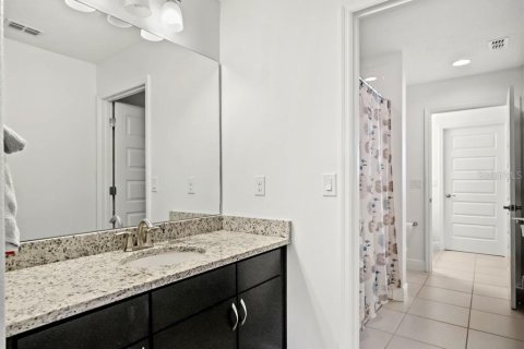 House in Winter Garden, Florida 5 bedrooms, 363.34 sq.m. № 1546358 - photo 22
