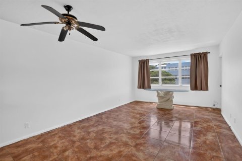 Condominio en venta en Hollywood, Florida, 1 dormitorio, 67.54 m2 № 2251697 - foto 5