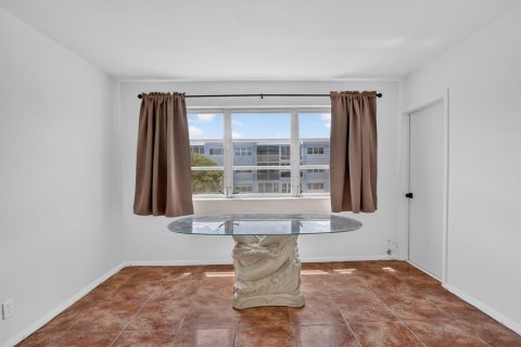 Condominio en venta en Hollywood, Florida, 1 dormitorio, 67.54 m2 № 2251697 - foto 17