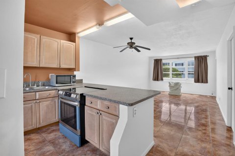 Condominio en venta en Hollywood, Florida, 1 dormitorio, 67.54 m2 № 2251697 - foto 12
