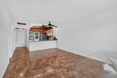 Condominio en venta en Hollywood, Florida, 1 dormitorio, 67.54 m2 № 2251697 - foto 9
