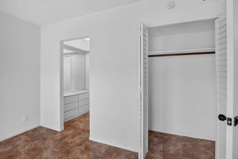 Condominio en venta en Hollywood, Florida, 1 dormitorio, 67.54 m2 № 2251697 - foto 18