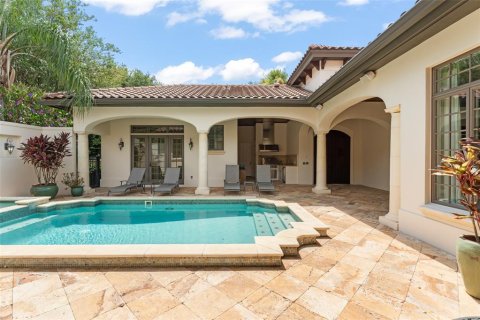 House in Windermere, Florida 4 bedrooms, 347.92 sq.m. № 1844630 - photo 3