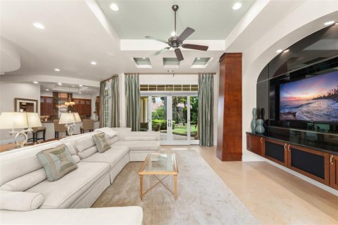House in Windermere, Florida 4 bedrooms, 347.92 sq.m. № 1844630 - photo 10