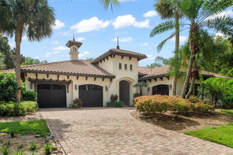 House in Windermere, Florida 4 bedrooms, 347.92 sq.m. № 1844630 - photo 1
