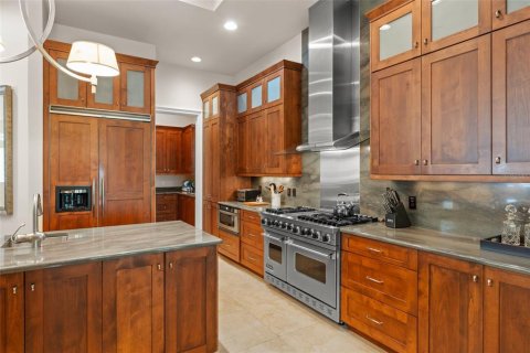 House in Windermere, Florida 4 bedrooms, 347.92 sq.m. № 1844630 - photo 15