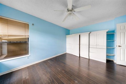 Condo in Coconut Creek, Florida, 3 bedrooms № 1988473 - photo 9