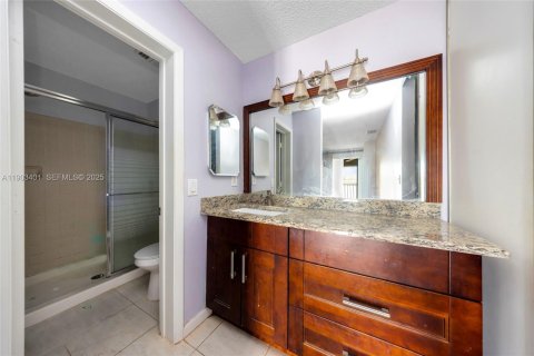Condo in Coconut Creek, Florida, 3 bedrooms № 1988473 - photo 17