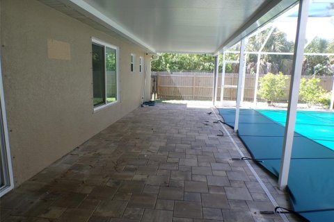 Casa en venta en Port Charlotte, Florida, 4 dormitorios, 207.92 m2 № 2381125 - foto 25