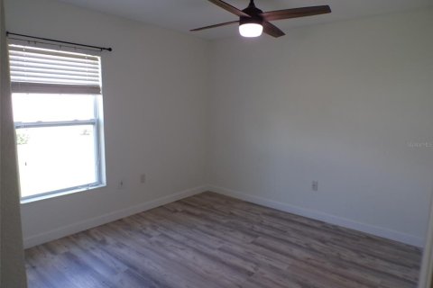 Casa en venta en Port Charlotte, Florida, 4 dormitorios, 207.92 m2 № 2381125 - foto 2