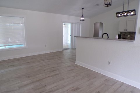 Casa en venta en Port Charlotte, Florida, 4 dormitorios, 207.92 m2 № 2381125 - foto 19