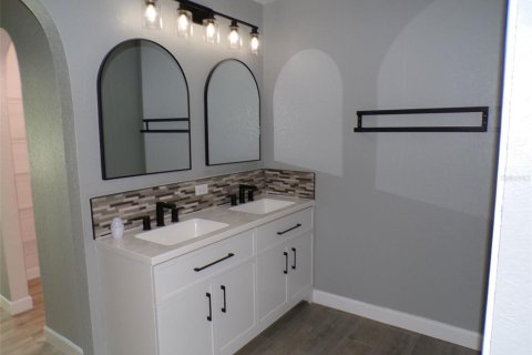 Casa en venta en Port Charlotte, Florida, 4 dormitorios, 207.92 m2 № 2381125 - foto 12