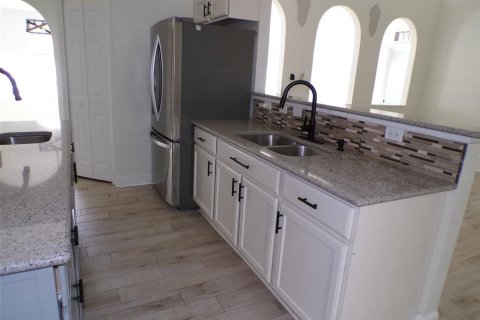 Casa en venta en Port Charlotte, Florida, 4 dormitorios, 207.92 m2 № 2381125 - foto 22