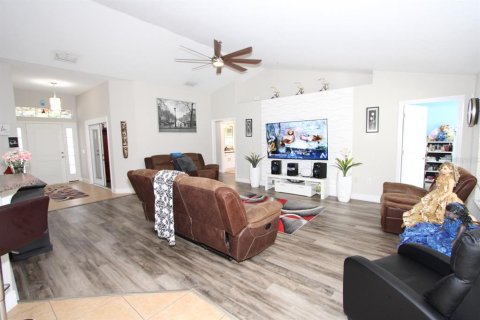 House in Haines City, Florida 4 bedrooms, 193.61 sq.m. № 1408040 - photo 23