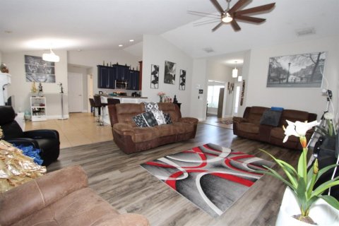 House in Haines City, Florida 4 bedrooms, 193.61 sq.m. № 1408040 - photo 17