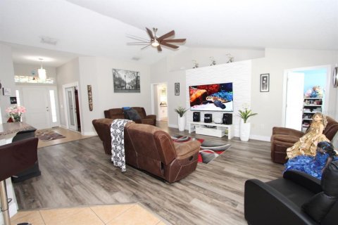 House in Haines City, Florida 4 bedrooms, 193.61 sq.m. № 1408040 - photo 20