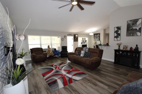 House in Haines City, Florida 4 bedrooms, 193.61 sq.m. № 1408040 - photo 22