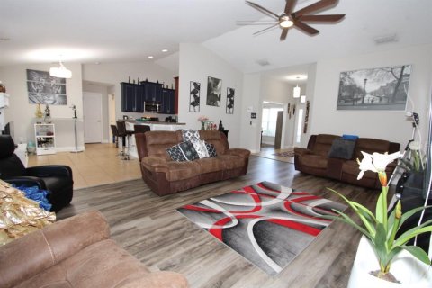 House in Haines City, Florida 4 bedrooms, 193.61 sq.m. № 1408040 - photo 16