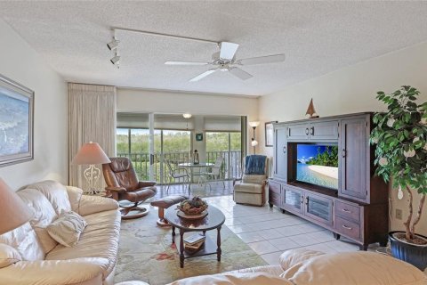 Condo in Bradenton, Florida, 2 bedrooms  № 2289678 - photo 28