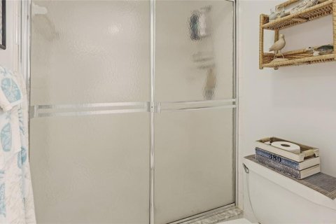 Condo in Bradenton, Florida, 2 bedrooms  № 2289678 - photo 22