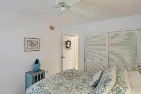 Condo in Bradenton, Florida, 2 bedrooms  № 2289678 - photo 23